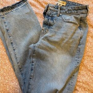 Madewell Curvy Mid Rise Straight 90s. Size 26.